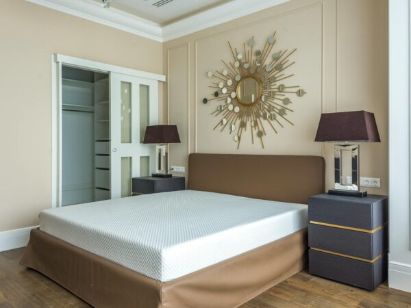 Dlaczego drzwi przesuwne na wymiar są jednym z najbardziej funkcjonalnych rozwiązań w nowoczesnych wnętrzach?